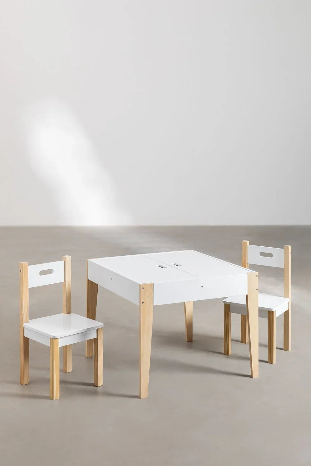 Conjunto de Mesa Ardósia com Armazenamento e 2 Cadeiras de Madeira Belfy Kids