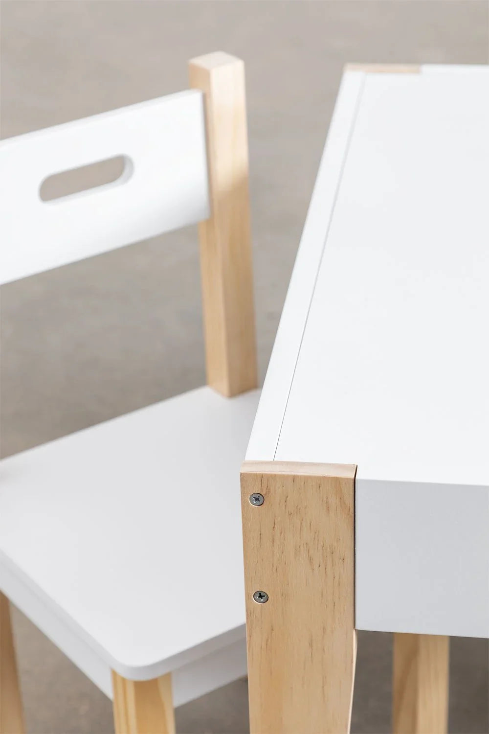 Conjunto de Mesa Ardósia com Armazenamento e 2 Cadeiras de Madeira Belfy Kids