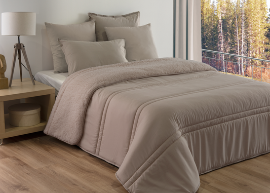 Edredom Liso Bege Escuro com Pelo de Borrego